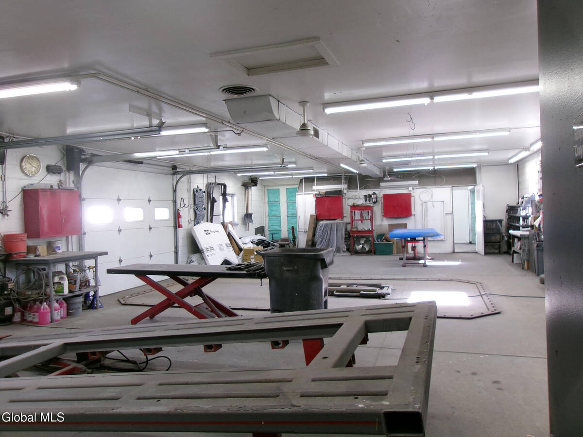 #16 photo, 2127 Central Avenue, Colonie , NY 12304