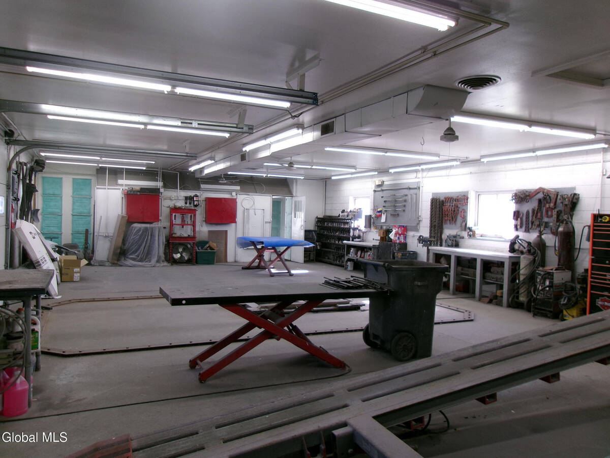 #17 photo, 2127 Central Avenue, Colonie , NY 12304