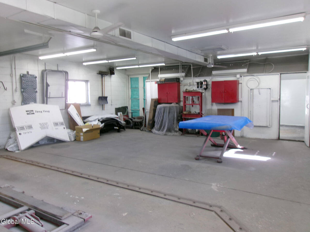 #18 photo, 2127 Central Avenue, Colonie , NY 12304