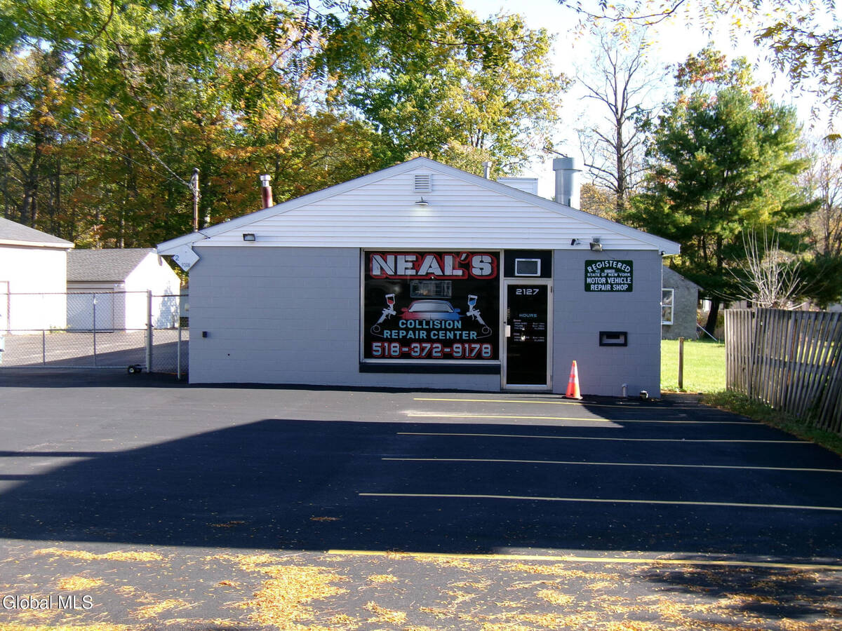 #2 photo, 2127 Central Avenue, Colonie , NY 12304