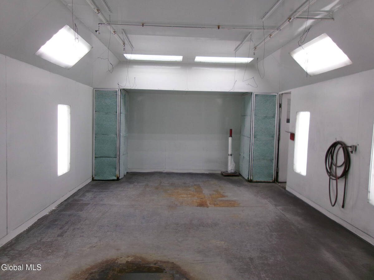 #23 photo, 2127 Central Avenue, Colonie , NY 12304