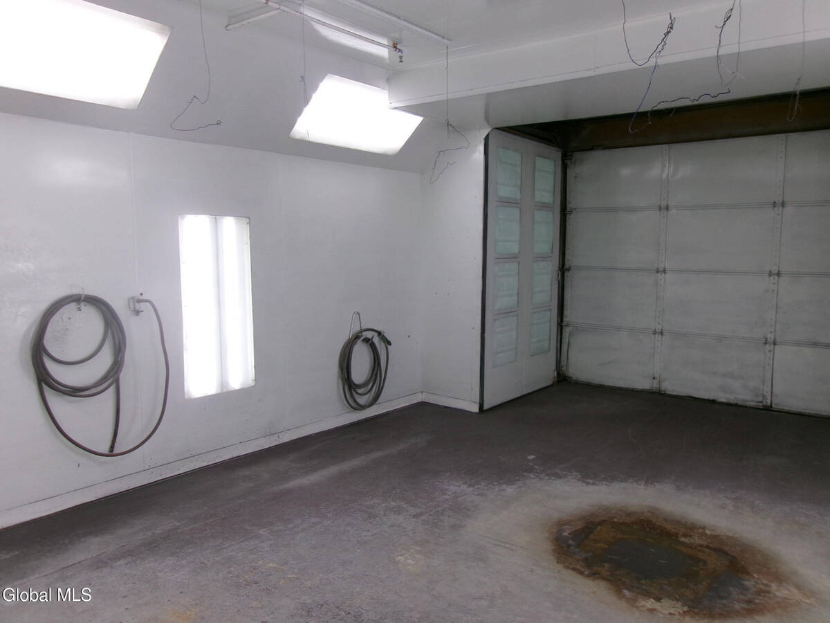 #24 photo, 2127 Central Avenue, Colonie , NY 12304