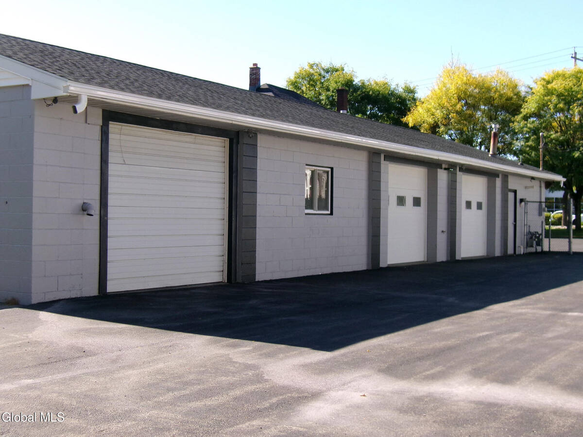 #28 photo, 2127 Central Avenue, Colonie , NY 12304