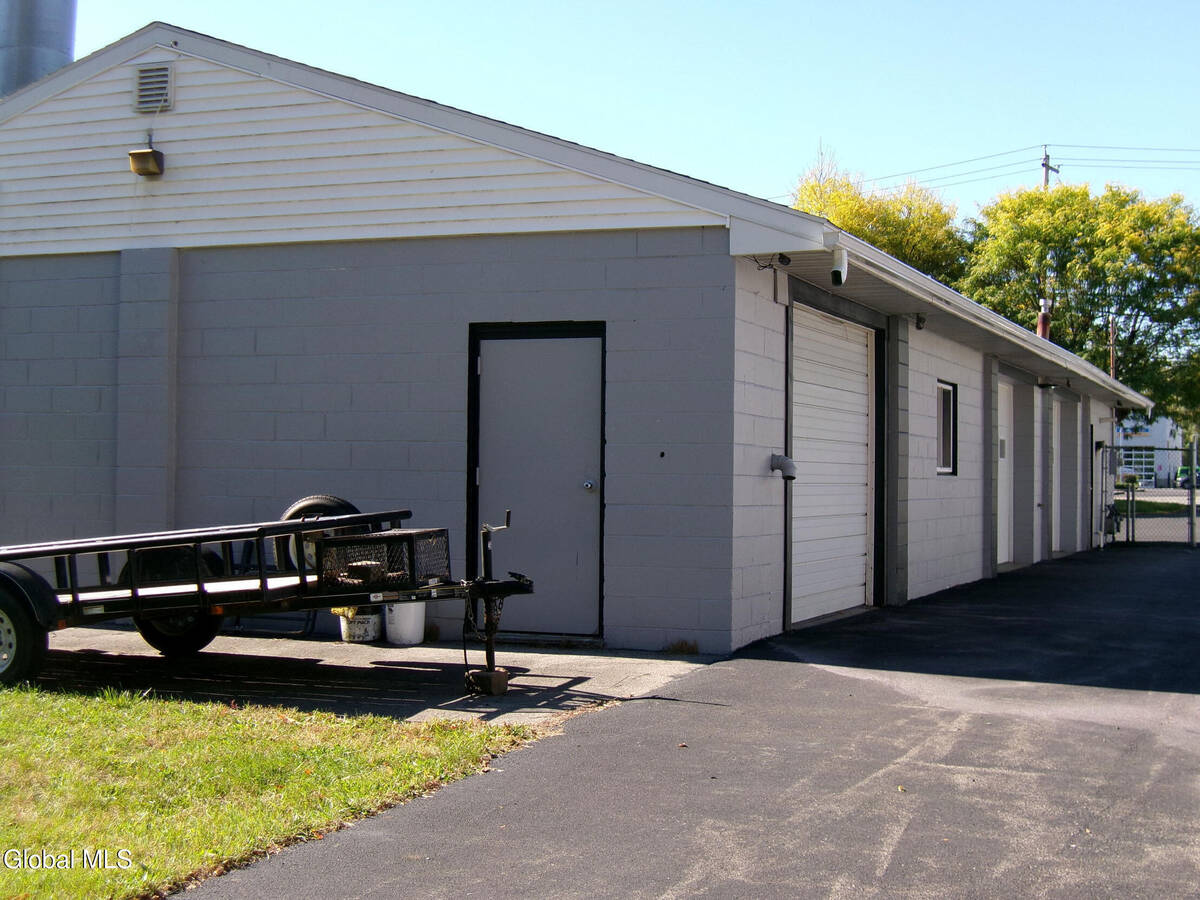 #29 photo, 2127 Central Avenue, Colonie , NY 12304