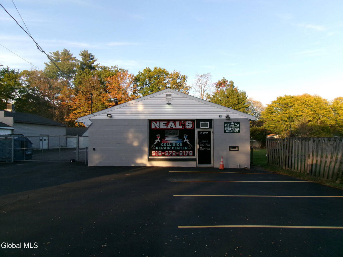 #33 photo, 2127 Central Avenue, Colonie , NY 12304