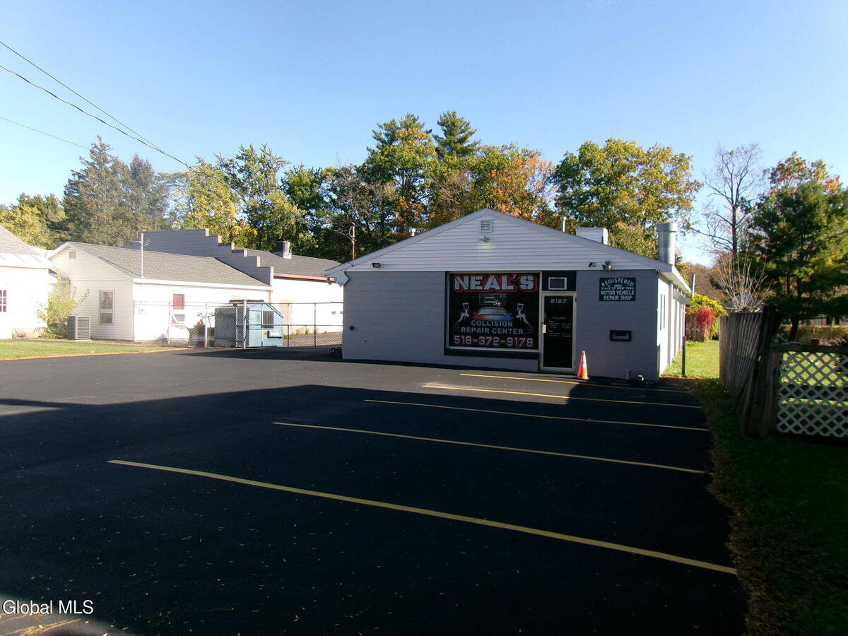 #37 photo, 2127 Central Avenue, Colonie , NY 12304