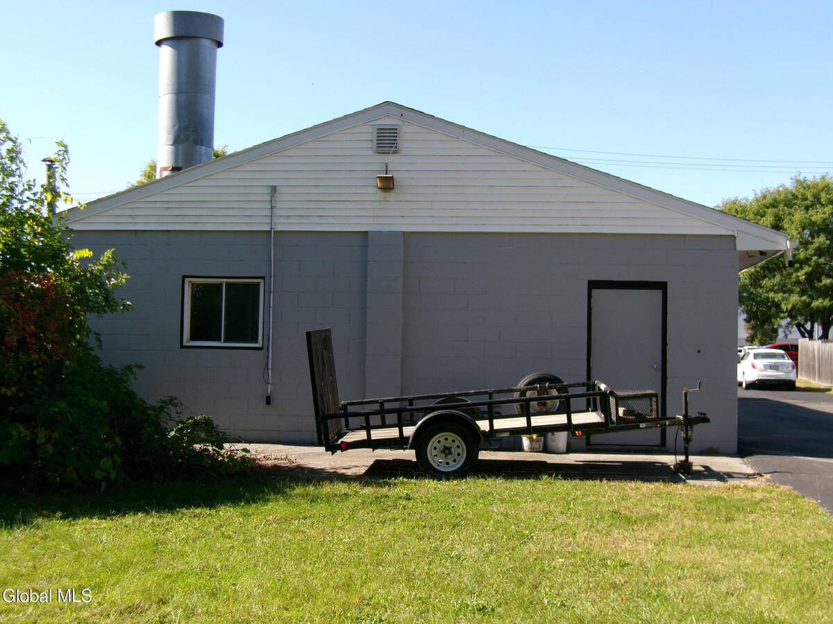 #6 photo, 2127 Central Avenue, Colonie , NY 12304