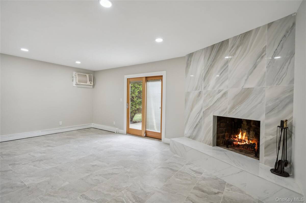 #11 photo, 36 Pinewood Drive, サフォーク郡 Commack , NY 11725