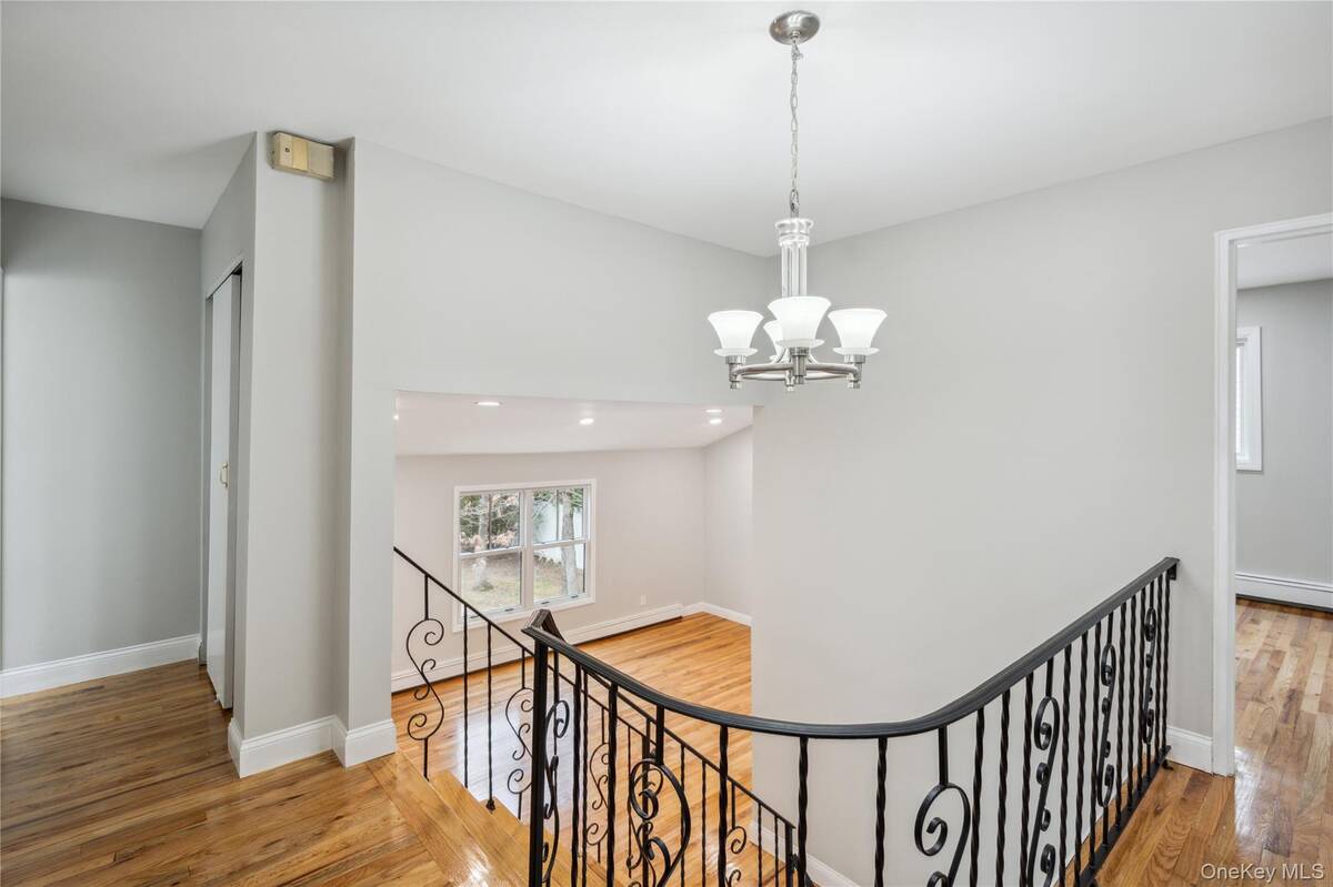 #18 photo, 36 Pinewood Drive, サフォーク郡 Commack , NY 11725