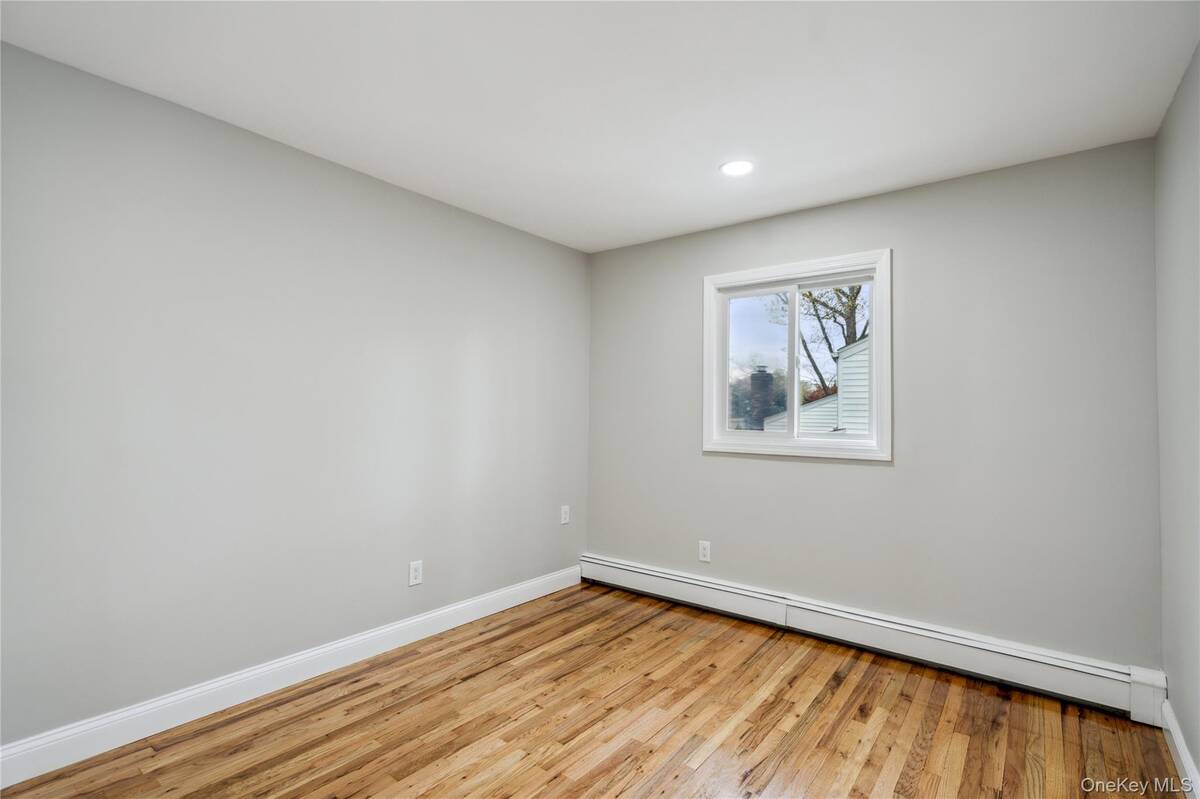 #25 photo, 36 Pinewood Drive, サフォーク郡 Commack , NY 11725