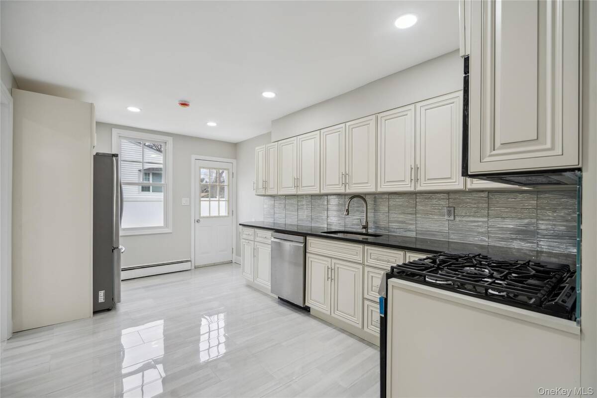 #6 photo, 36 Pinewood Drive, サフォーク郡 Commack , NY 11725