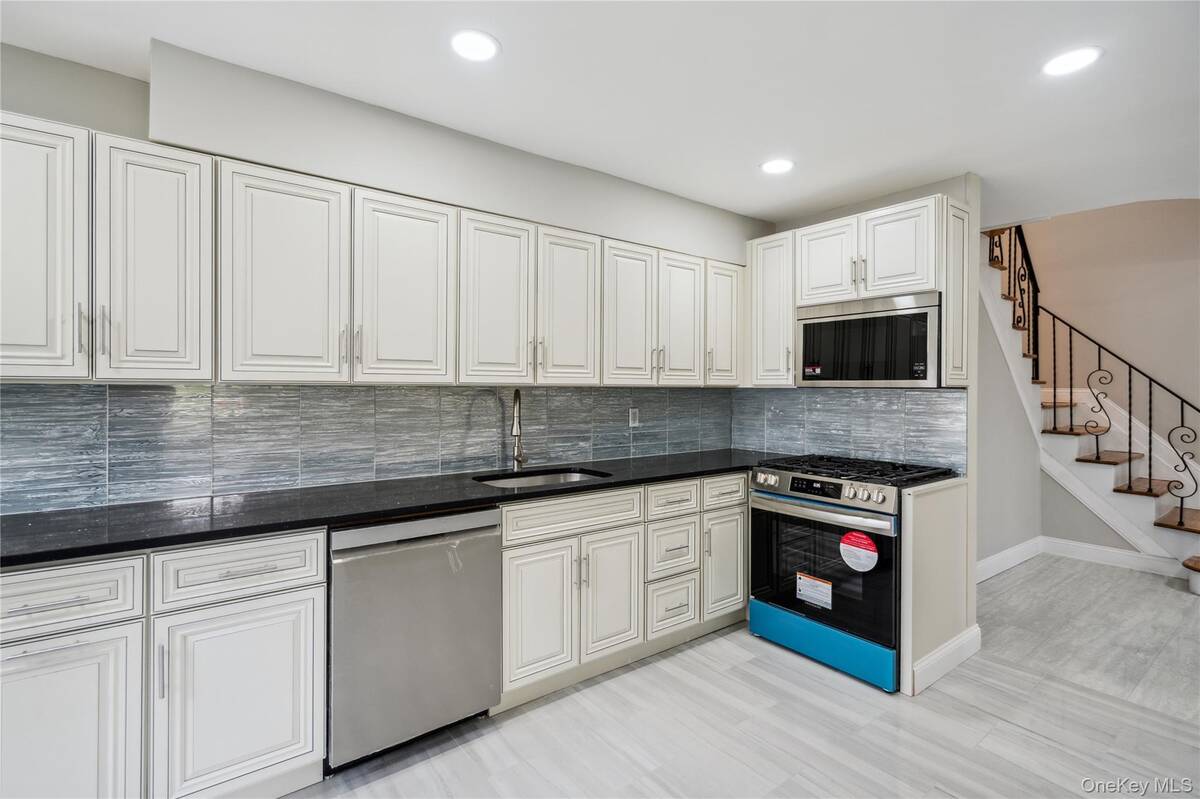 #9 photo, 36 Pinewood Drive, サフォーク郡 Commack , NY 11725