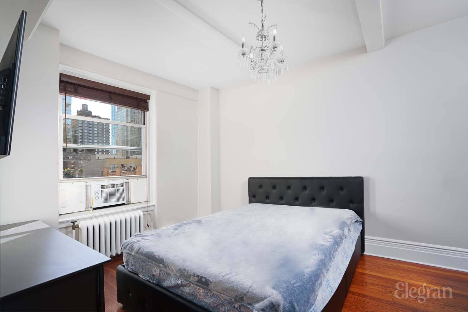 #6 photo, 325 W 45th Street, マンハッタン Hell's Kitchen , NY 10036