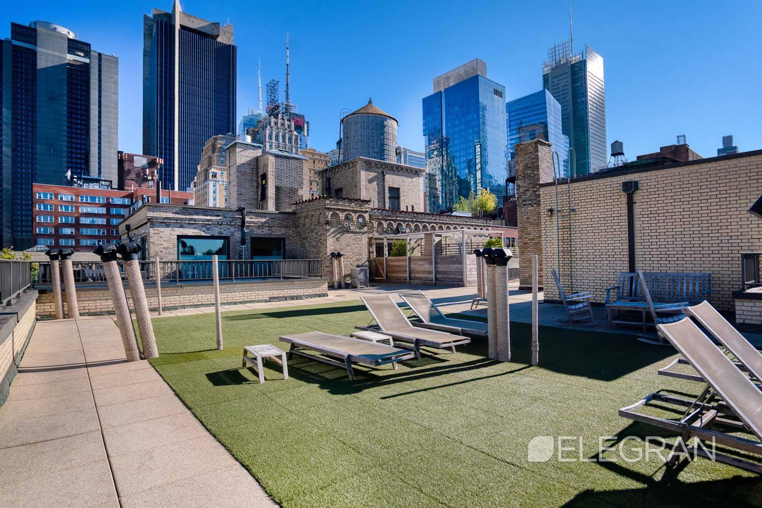 #9 photo, 325 W 45th Street, マンハッタン Hell's Kitchen , NY 10036