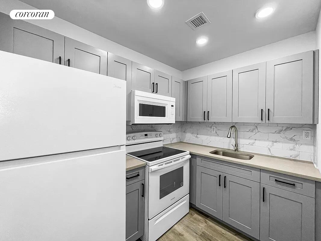 #3 photo, Bronx, Kingsbridge , NY 10463