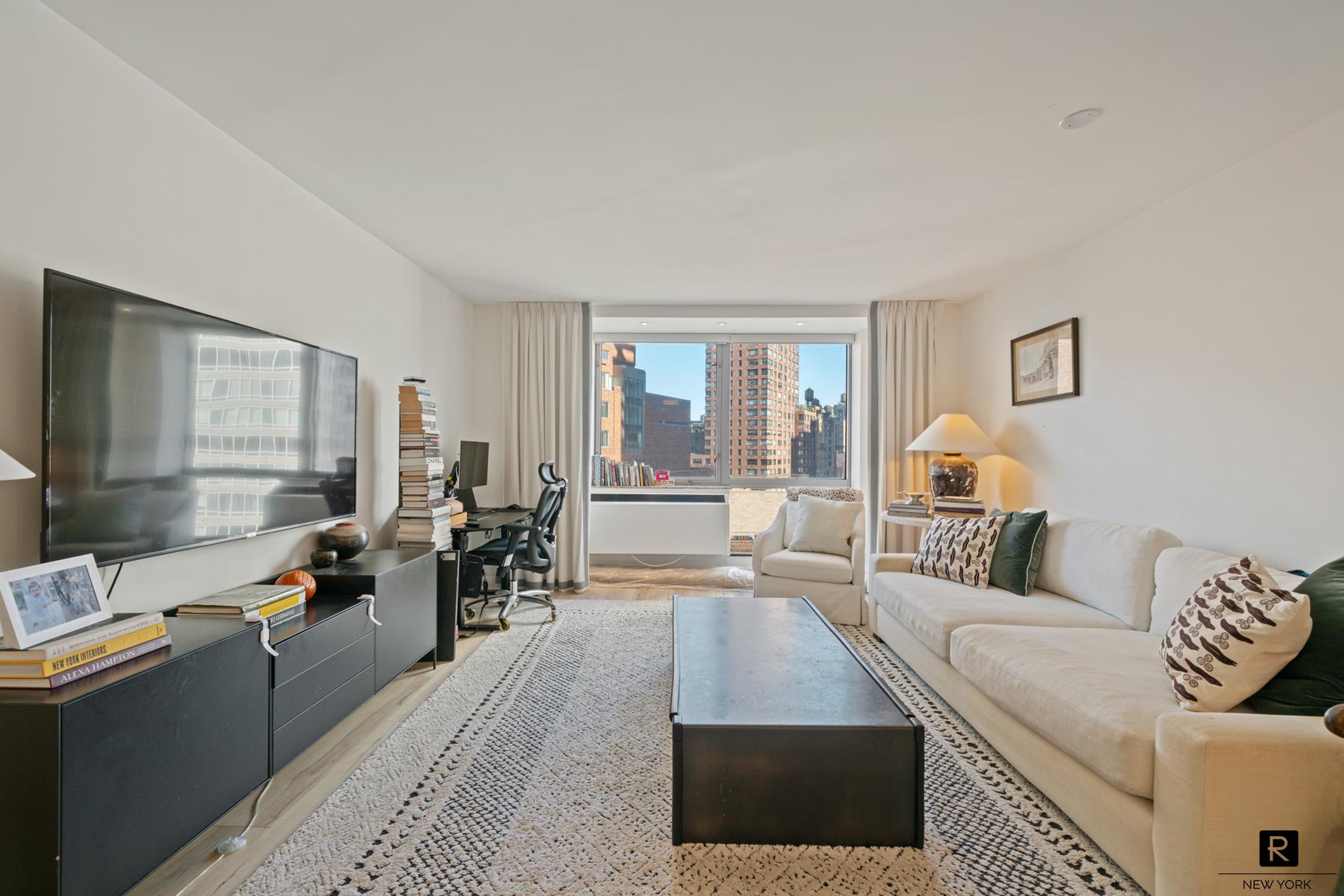 #3 photo, 1965 Broadway, マンハッタン Lincoln Square , NY 10023