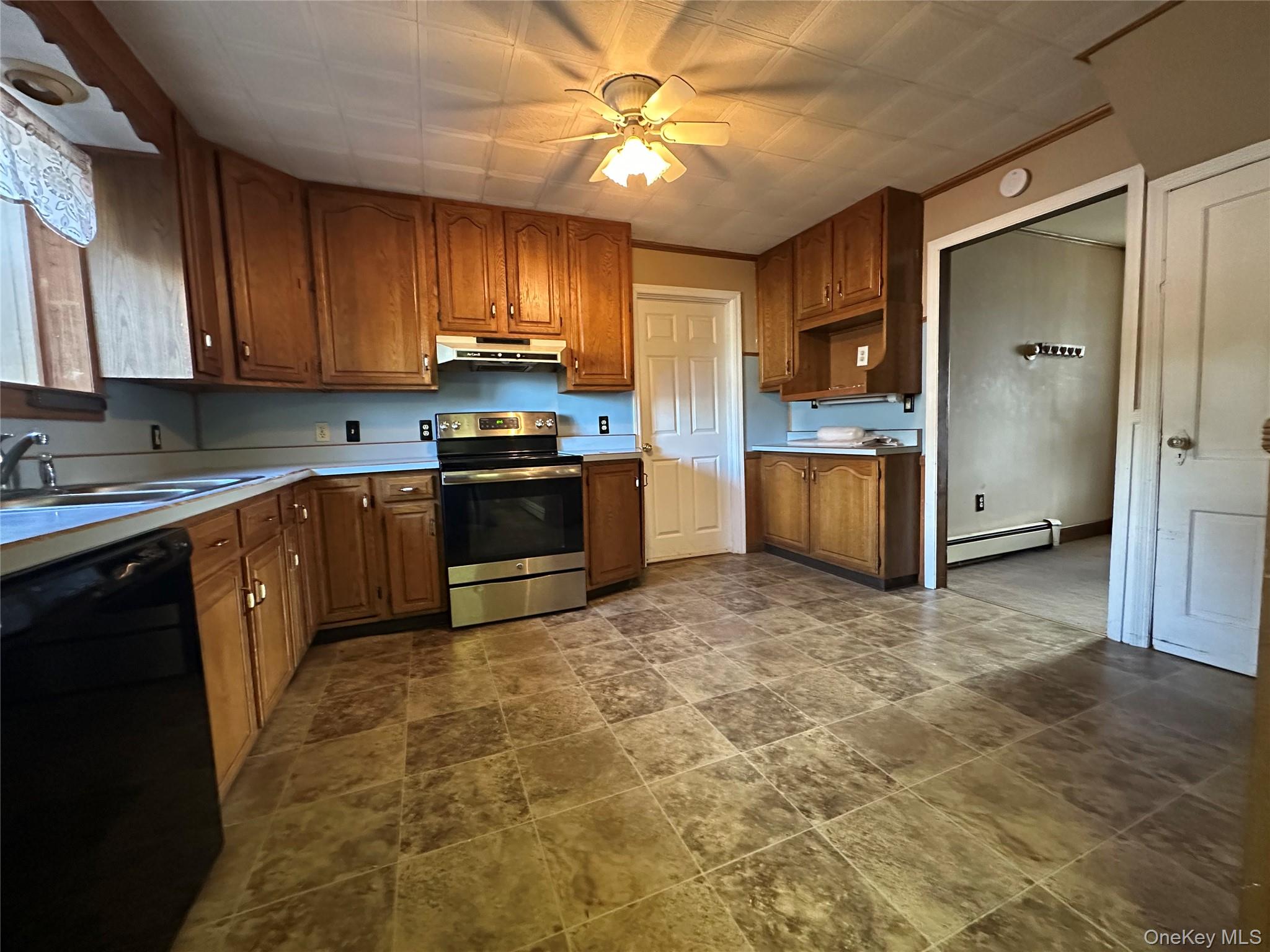 #10 photo, 172 Main Street, Gardiner , NY 12525