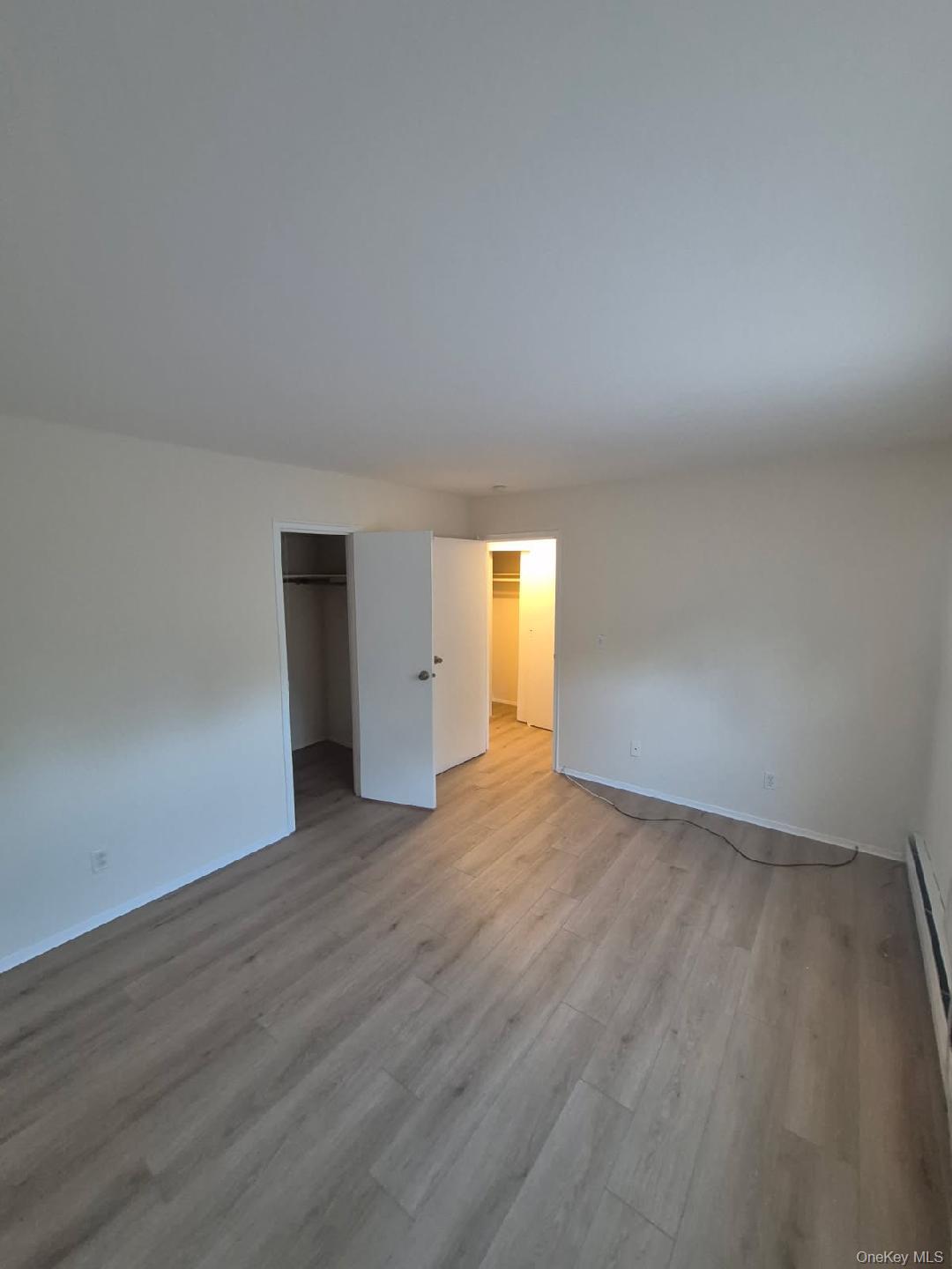 #2 photo, 58 S Clinton Avenue, サフォーク郡 Bay Shore , NY 11706