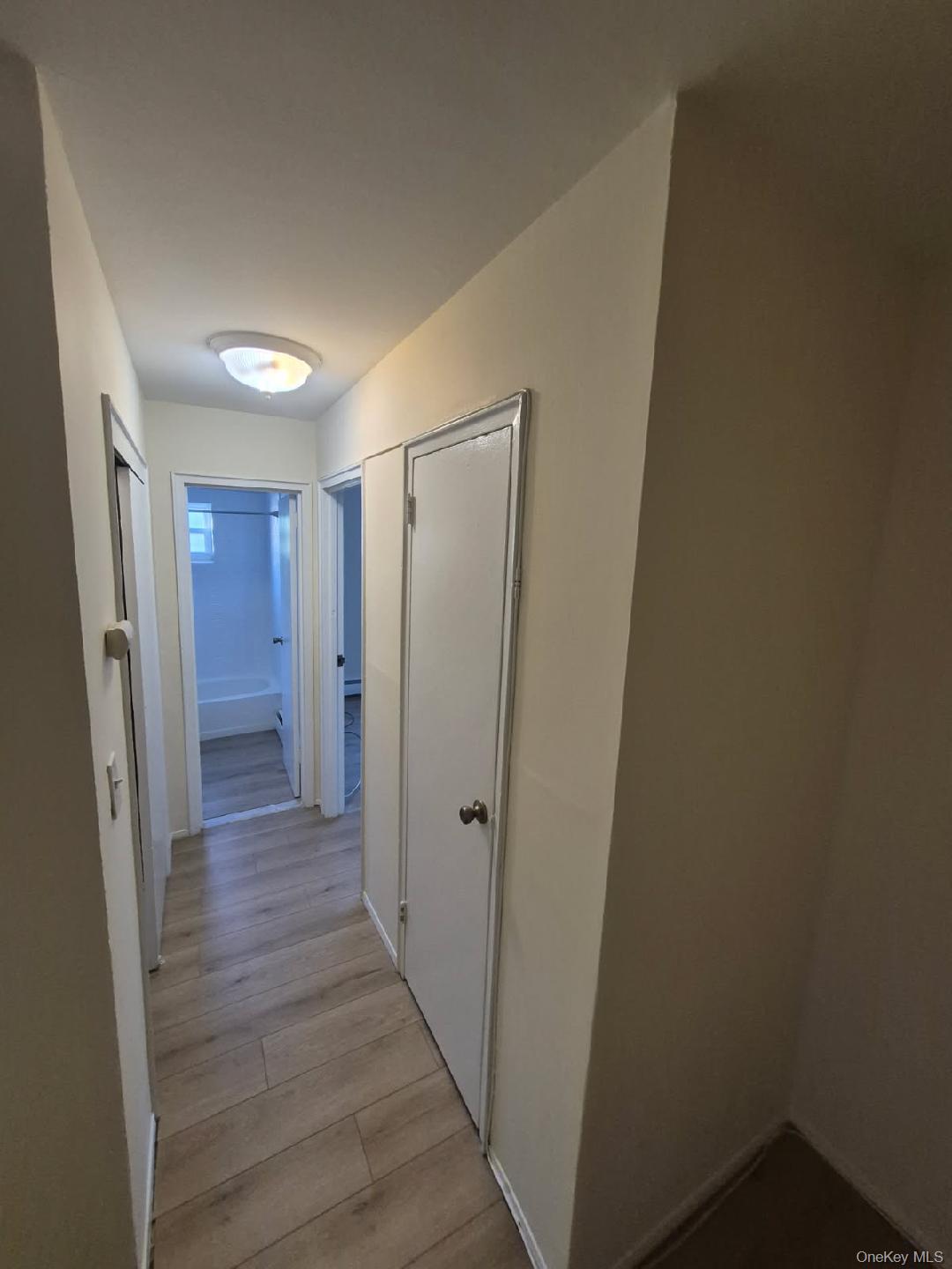 #4 photo, 58 S Clinton Avenue, サフォーク郡 Bay Shore , NY 11706