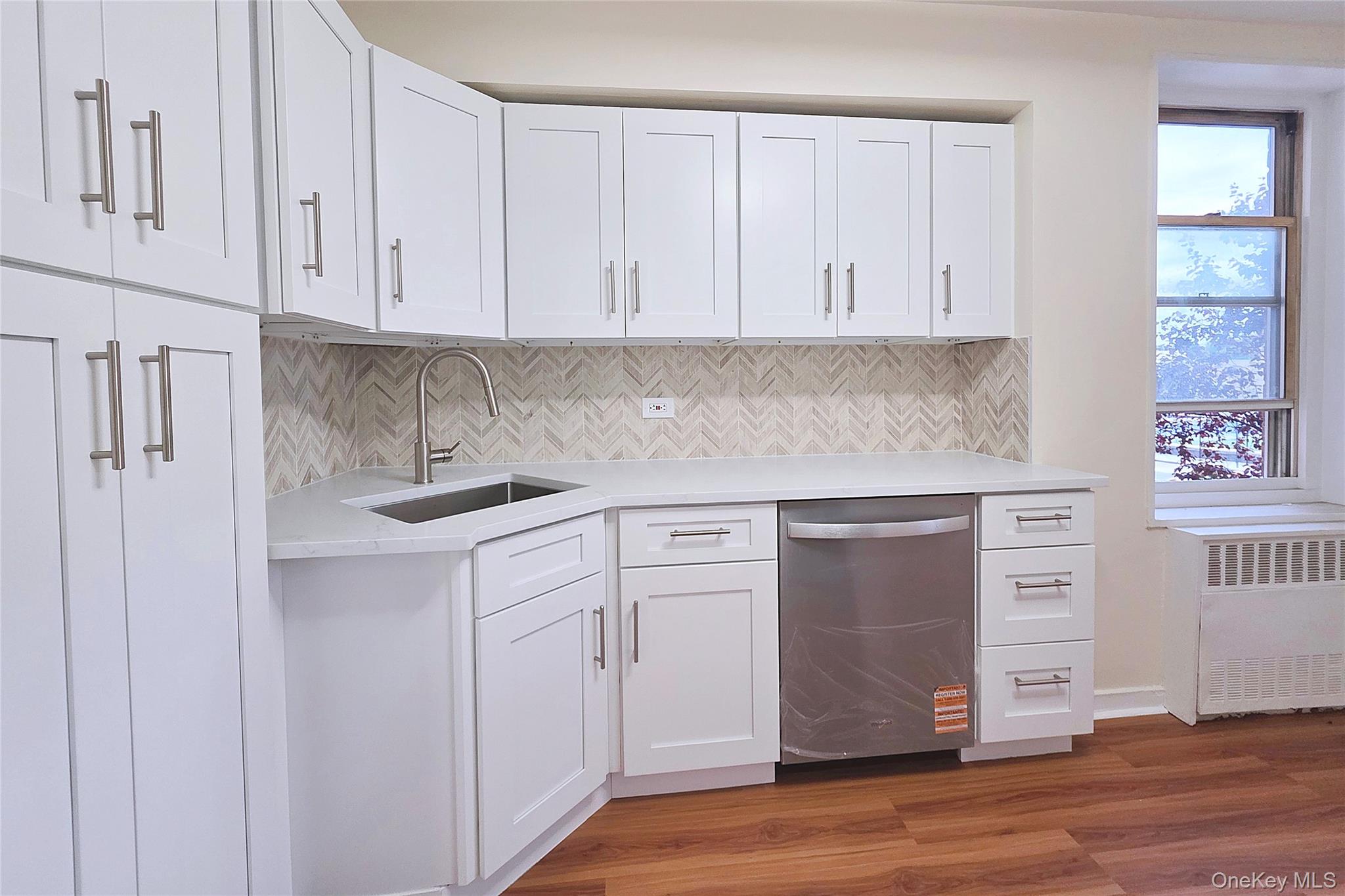 #11 photo, 212-30 23rd Ave, クイーンズ区 Bayside , NY 11360