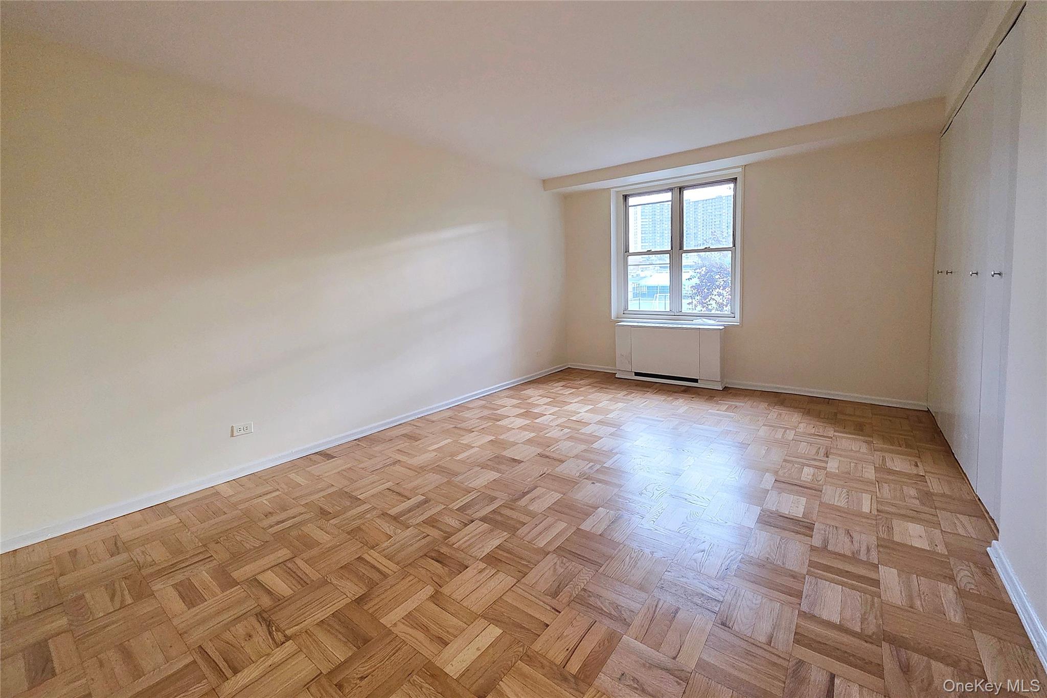 #12 photo, 212-30 23rd Ave, クイーンズ区 Bayside , NY 11360