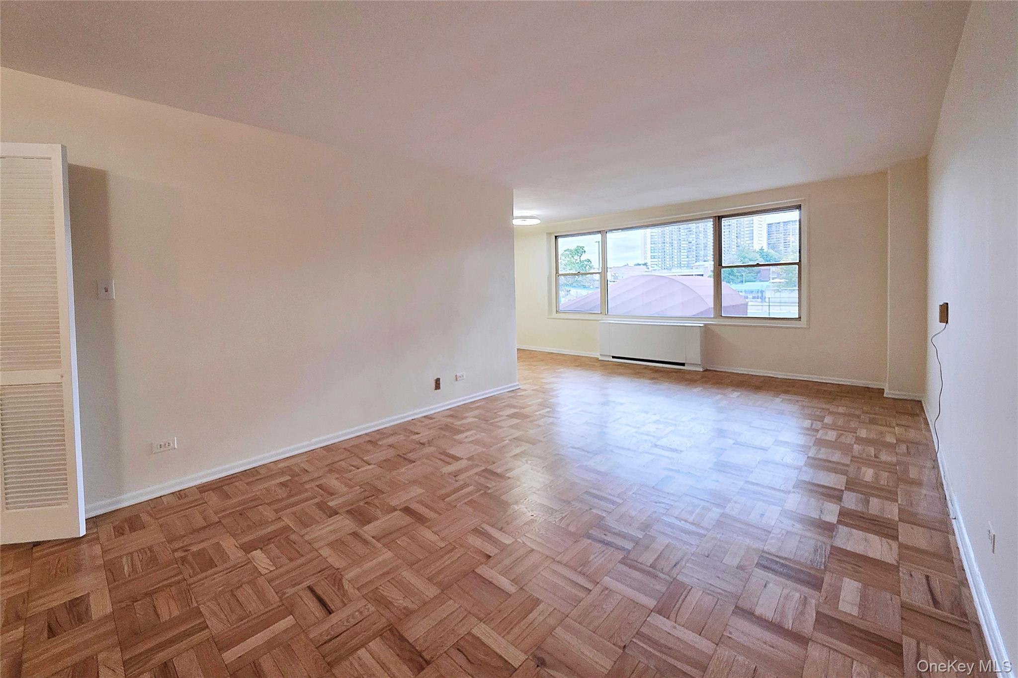 #3 photo, 212-30 23rd Ave, クイーンズ区 Bayside , NY 11360