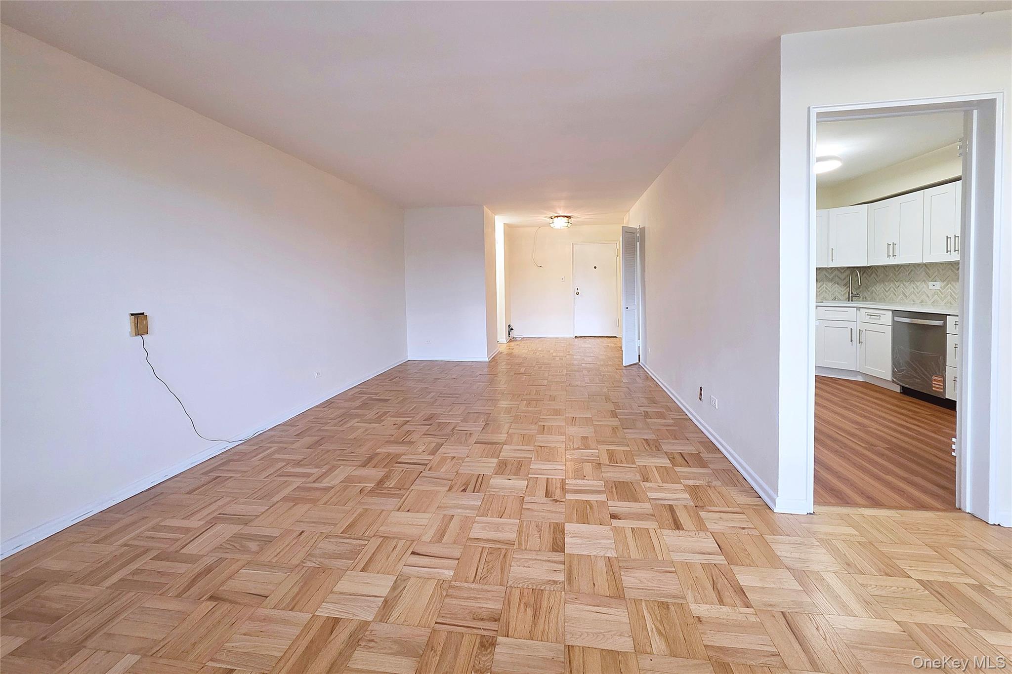 #4 photo, 212-30 23rd Ave, クイーンズ区 Bayside , NY 11360