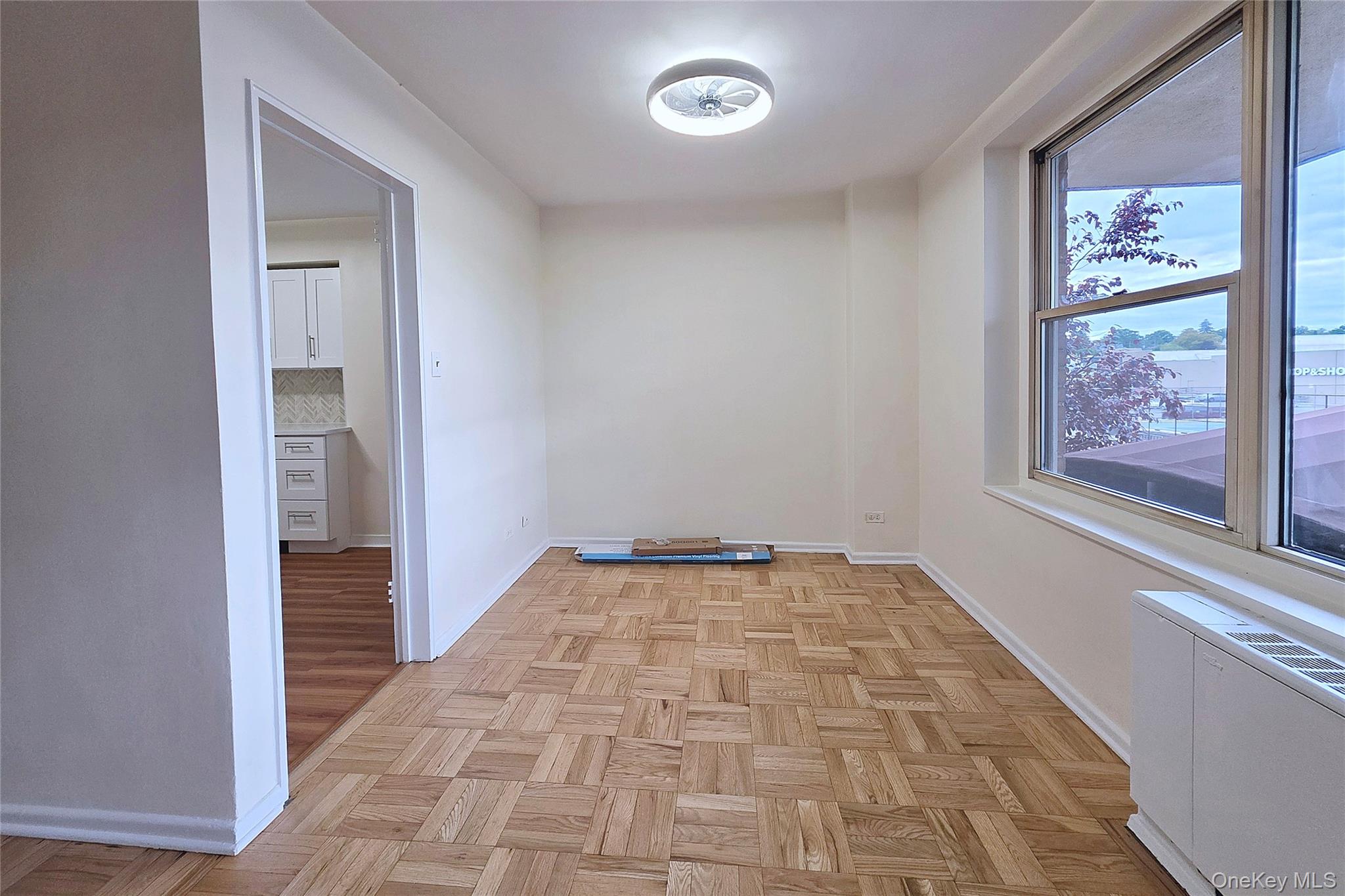 #7 photo, 212-30 23rd Ave, クイーンズ区 Bayside , NY 11360