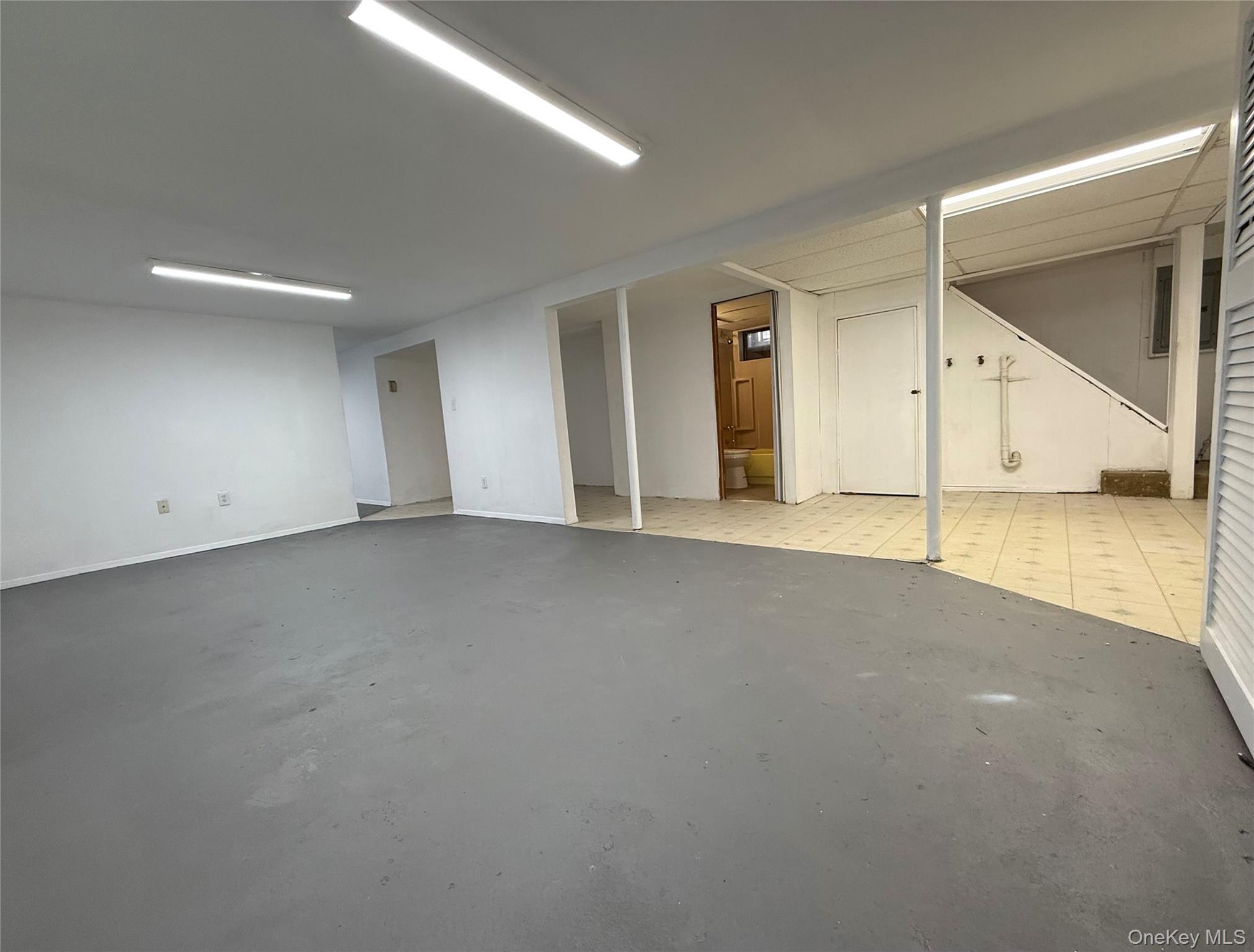 #13 photo, 50 Newcomb Trail, サフォーク郡 Ridge , NY 11961