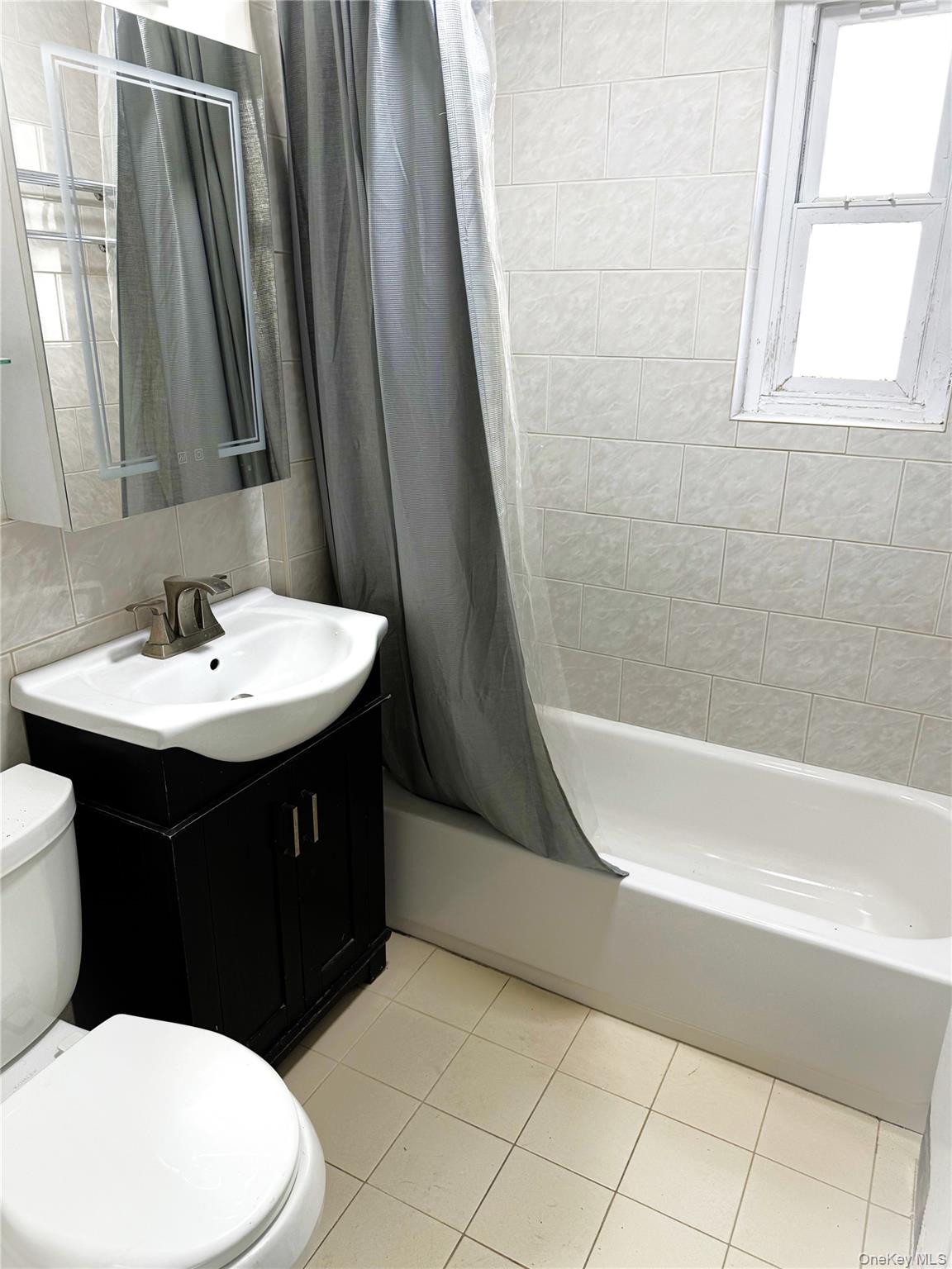 #8 photo, 4019 196 Street, クイーンズ区 Flushing , NY 11358