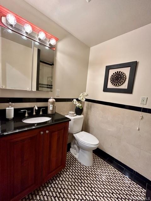 #11 photo, 13 Adams Way, サフォーク郡 Sayville , NY 11782