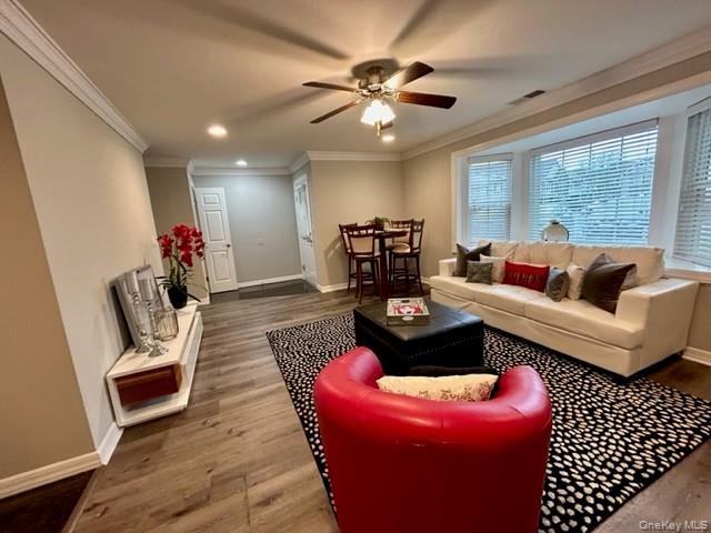 #8 photo, 13 Adams Way, サフォーク郡 Sayville , NY 11782