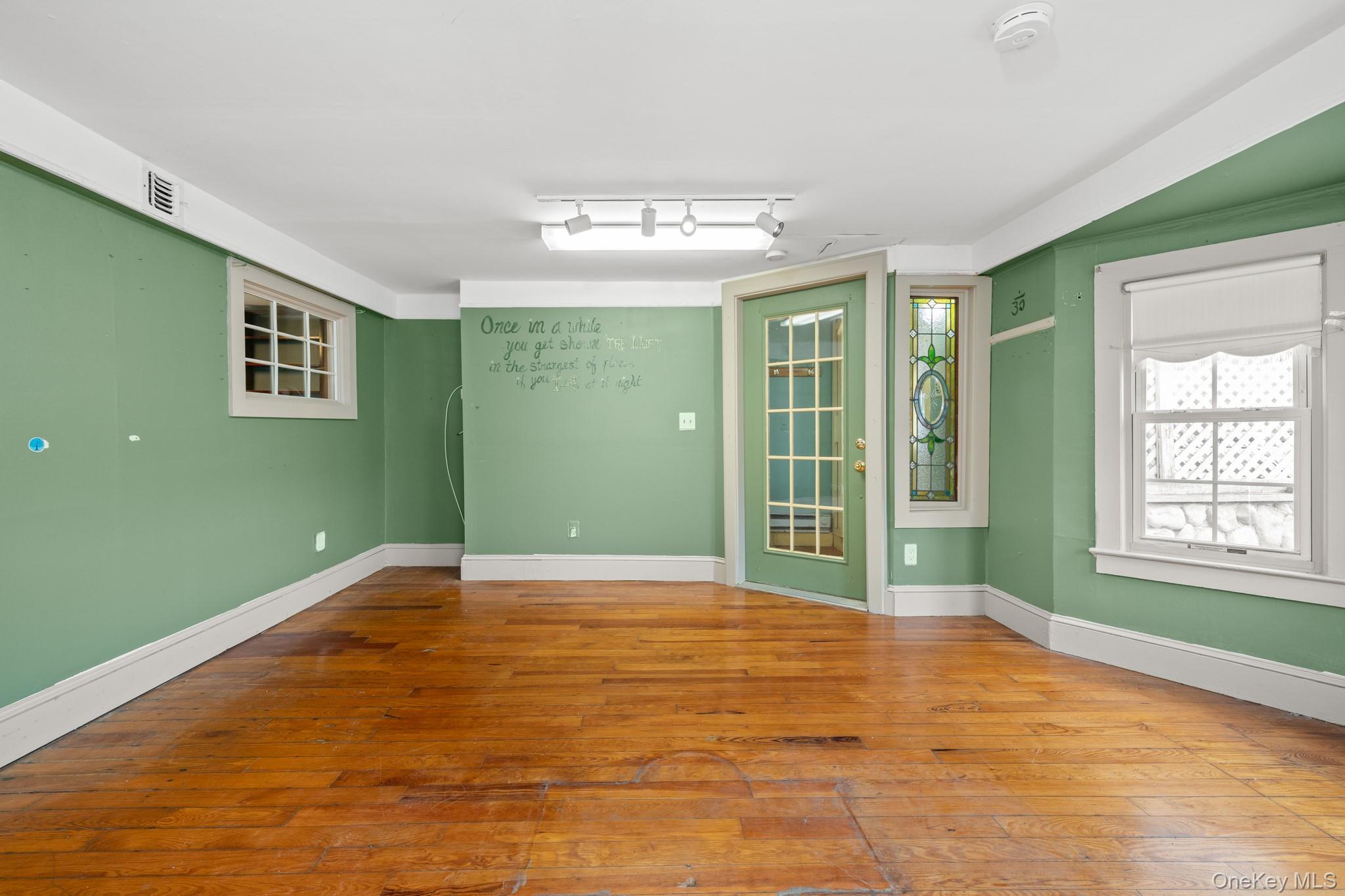 #5 photo, 9 Smith Street, Warwick , NY 10990