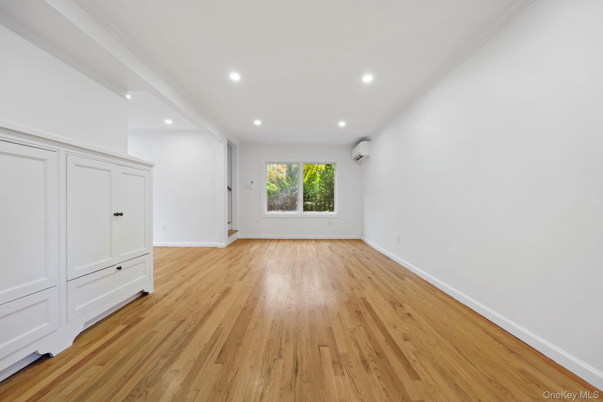 #4 photo, 4 Elizabeth Street, Rye , NY 10580