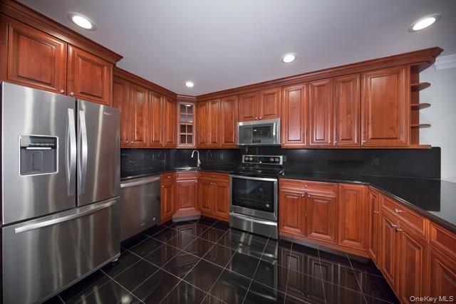 #3 photo, 18 Adams Way, サフォーク郡 Sayville , NY 11782