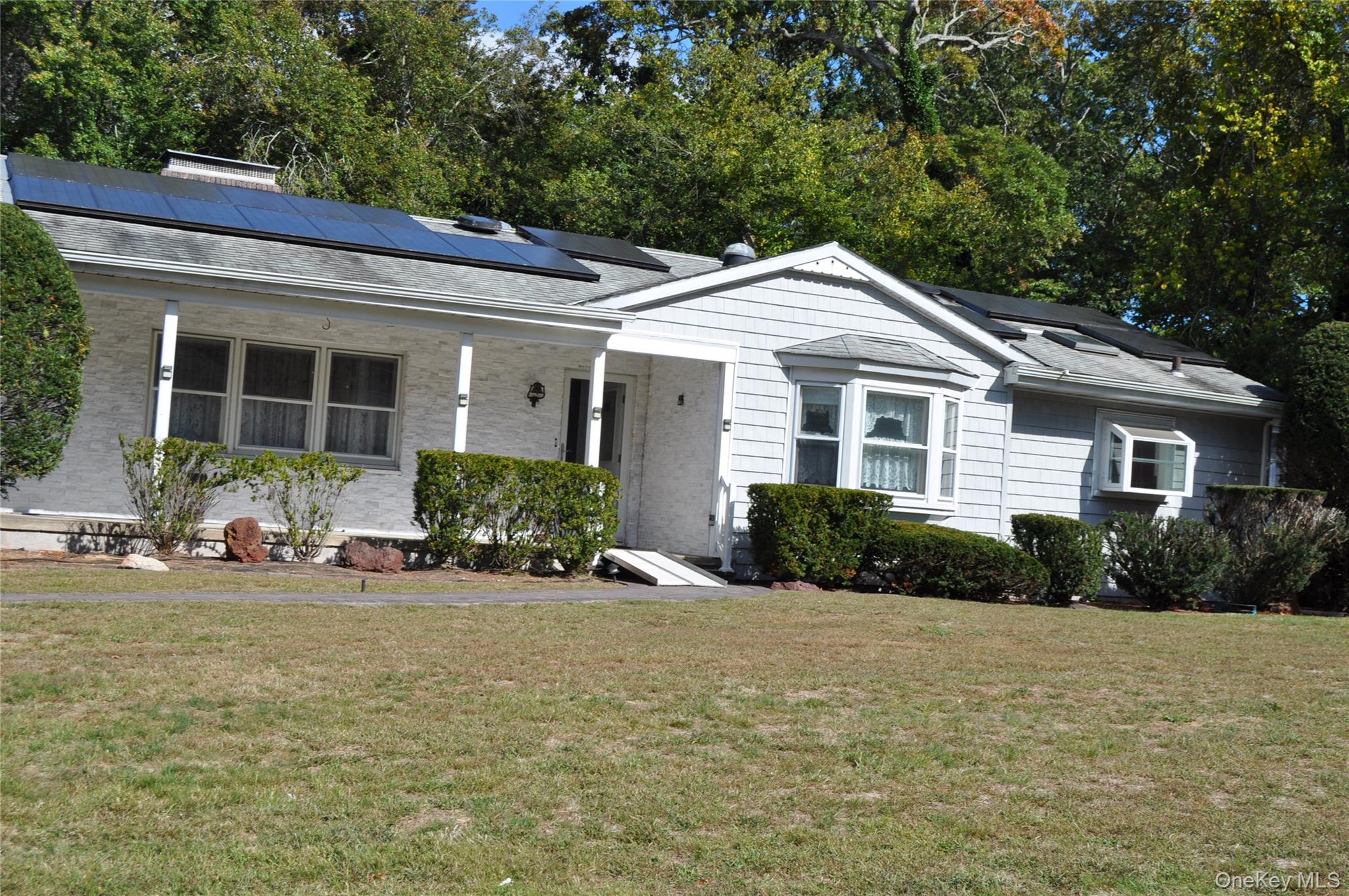 #1 photo, 29 Woodlawn Avenue, サフォーク郡 Oakdale , NY 11769