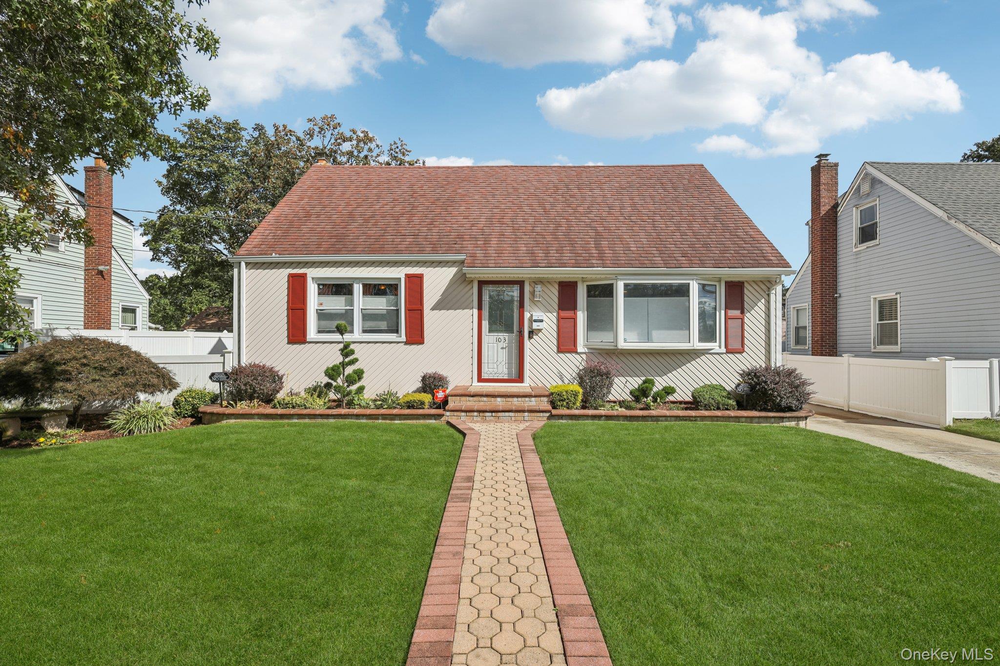 #1 photo, 103 Gilroy Avenue, 长岛 Uniondale , NY 11553