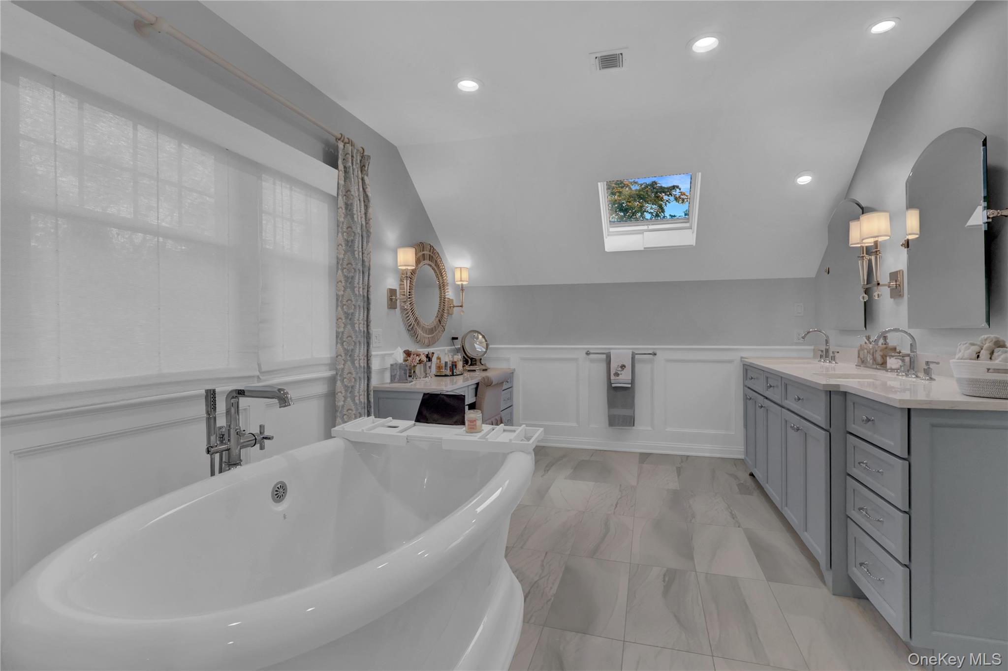 #17 photo, 111 Old Field Road, Setauket , NY 11733