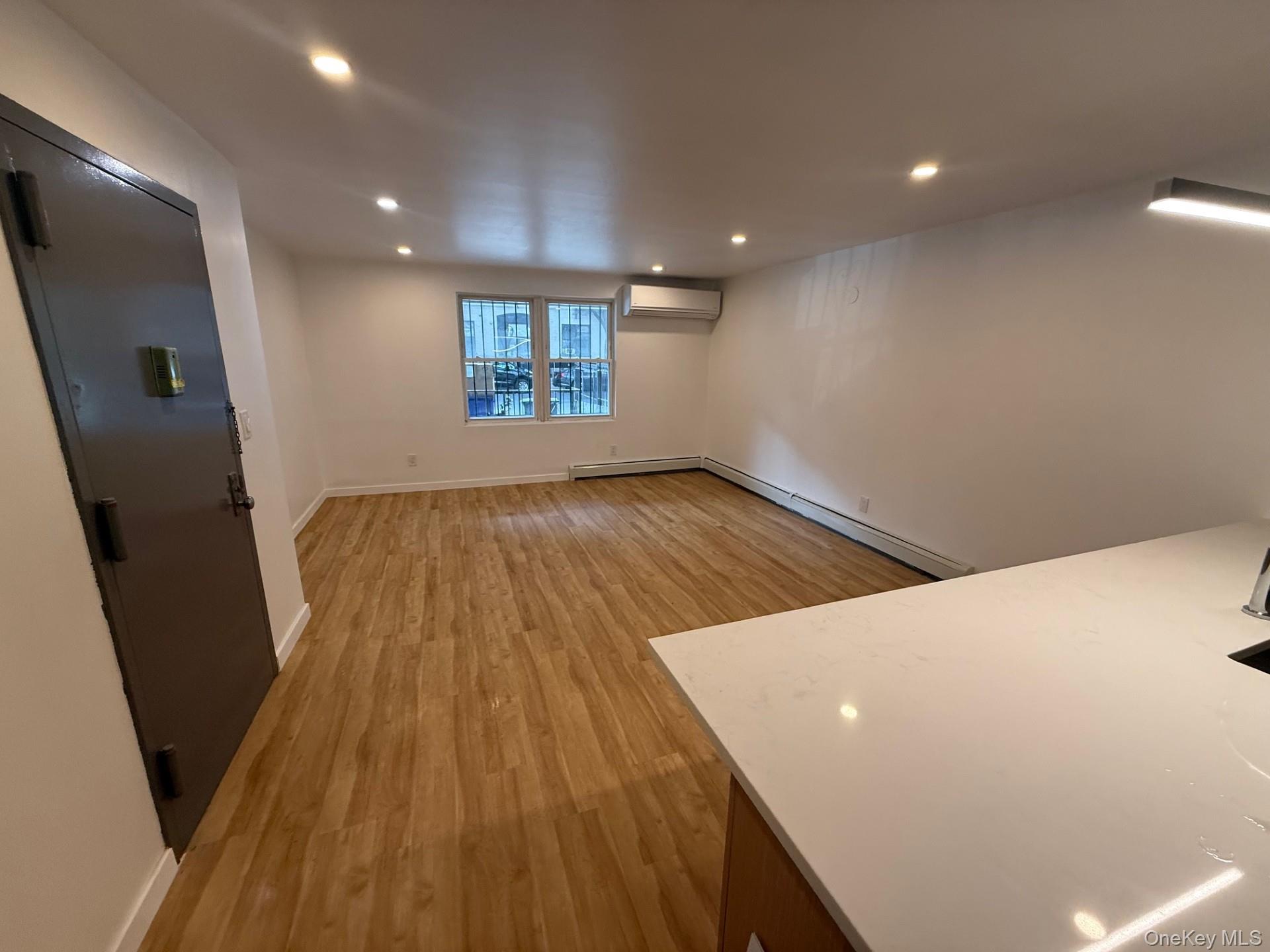 #2 photo, 175 Monroe Street, ブルックリン区 Brooklyn , NY 11216