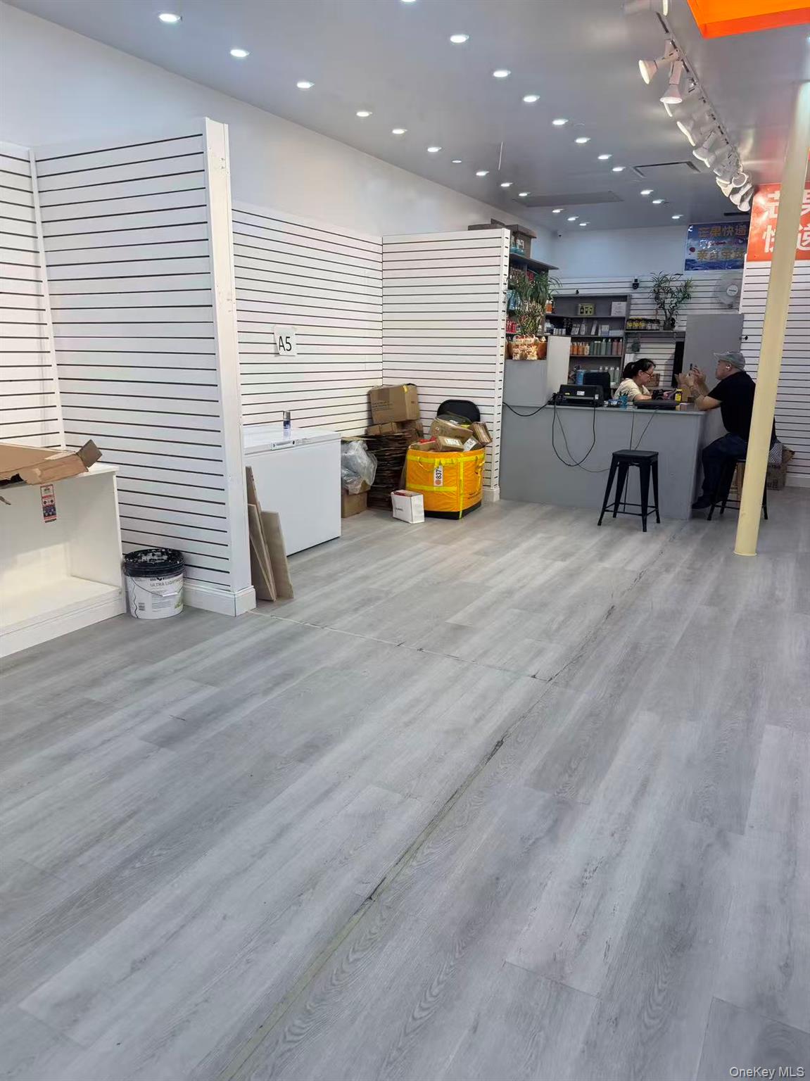 #2 photo, 136-77 Roosevelt Avenue, クイーンズ区 Flushing , NY 11354