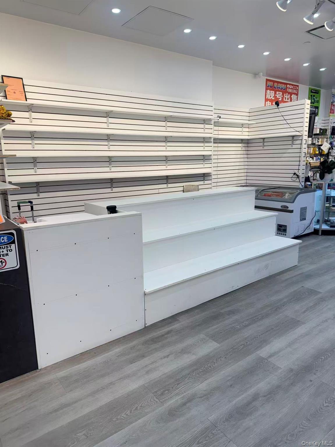 #4 photo, 136-77 Roosevelt Avenue, クイーンズ区 Flushing , NY 11354