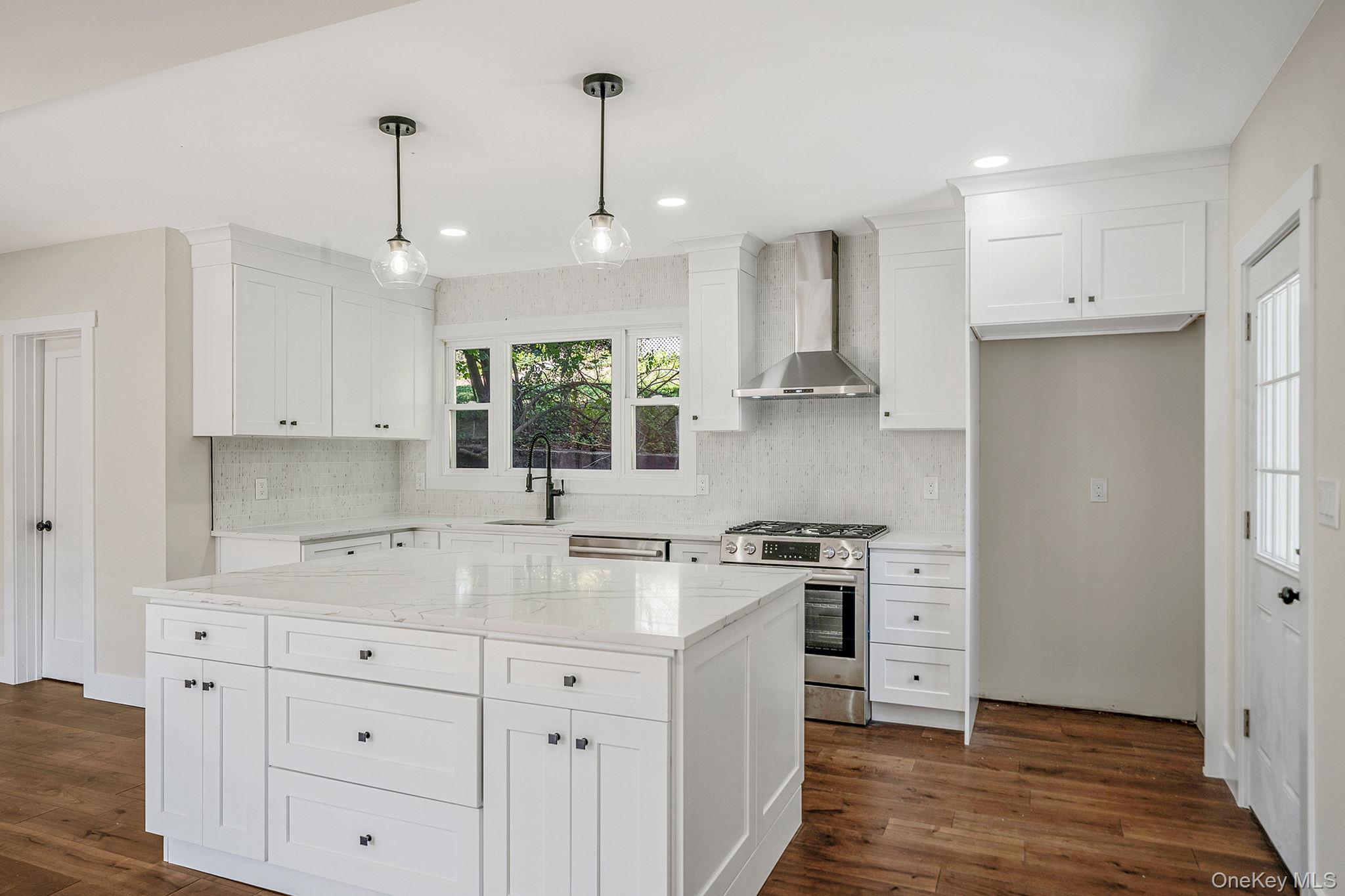 #11 photo, 47 Carlton Avenue, ナッソー郡 Port Washington , NY 11050