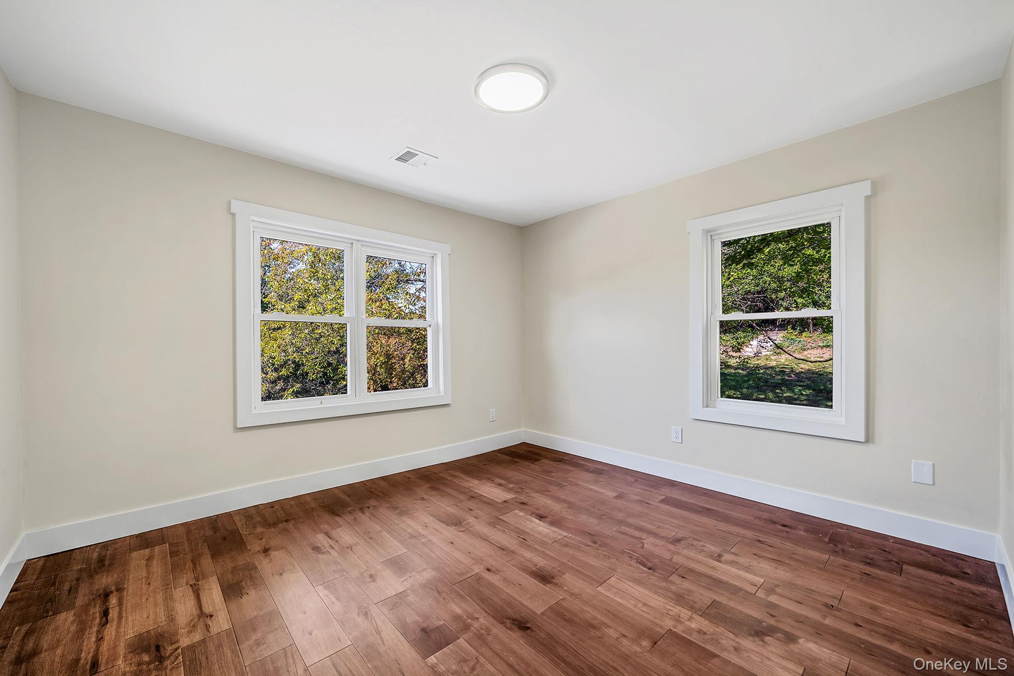 #20 photo, 47 Carlton Avenue, ナッソー郡 Port Washington , NY 11050