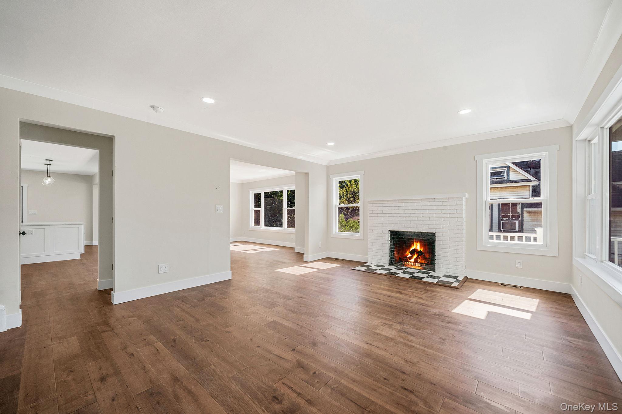 #6 photo, 47 Carlton Avenue, ナッソー郡 Port Washington , NY 11050