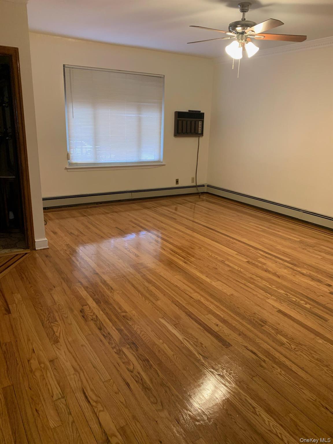 #4 photo, 7704 85th Street, クイーンズ区 Glendale , NY 11385