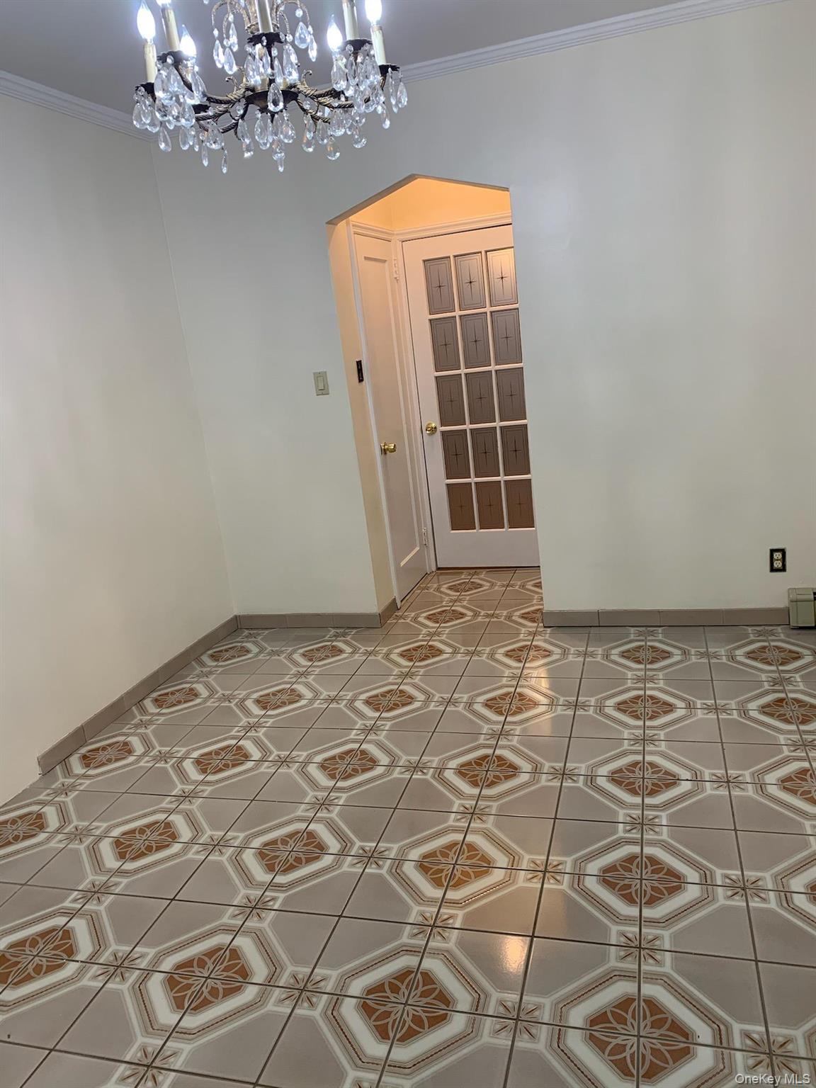 #9 photo, 7704 85th Street, クイーンズ区 Glendale , NY 11385