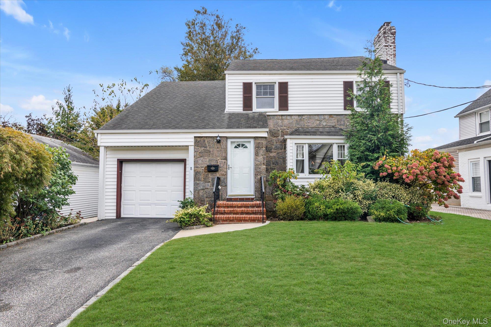 #1 photo, 8 Sachem Street, ナッソー郡 East Rockaway , NY 11518