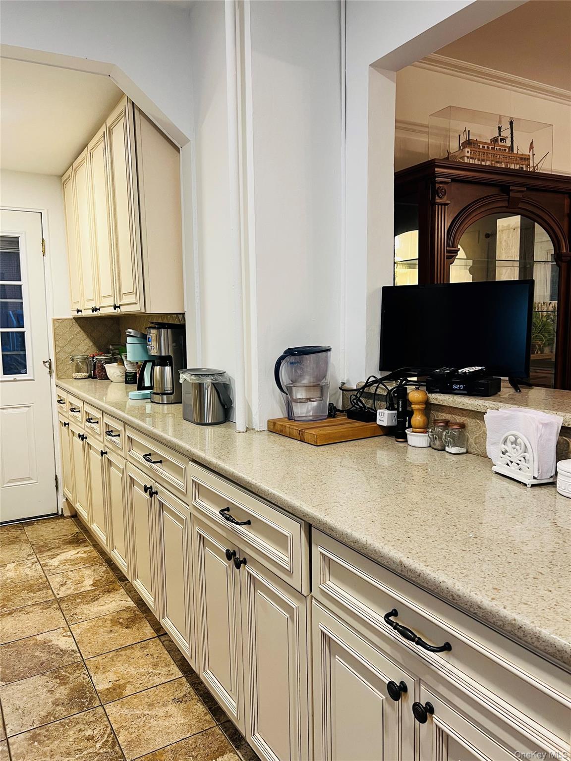 #6 photo, 512 Logan Avenue, ブロンクス区 Bronx , NY 10465