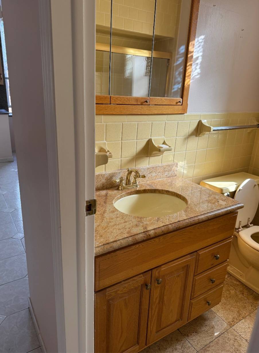 #3 photo, 234 Vredenburgh  Rd, Yonkers , NY 10704