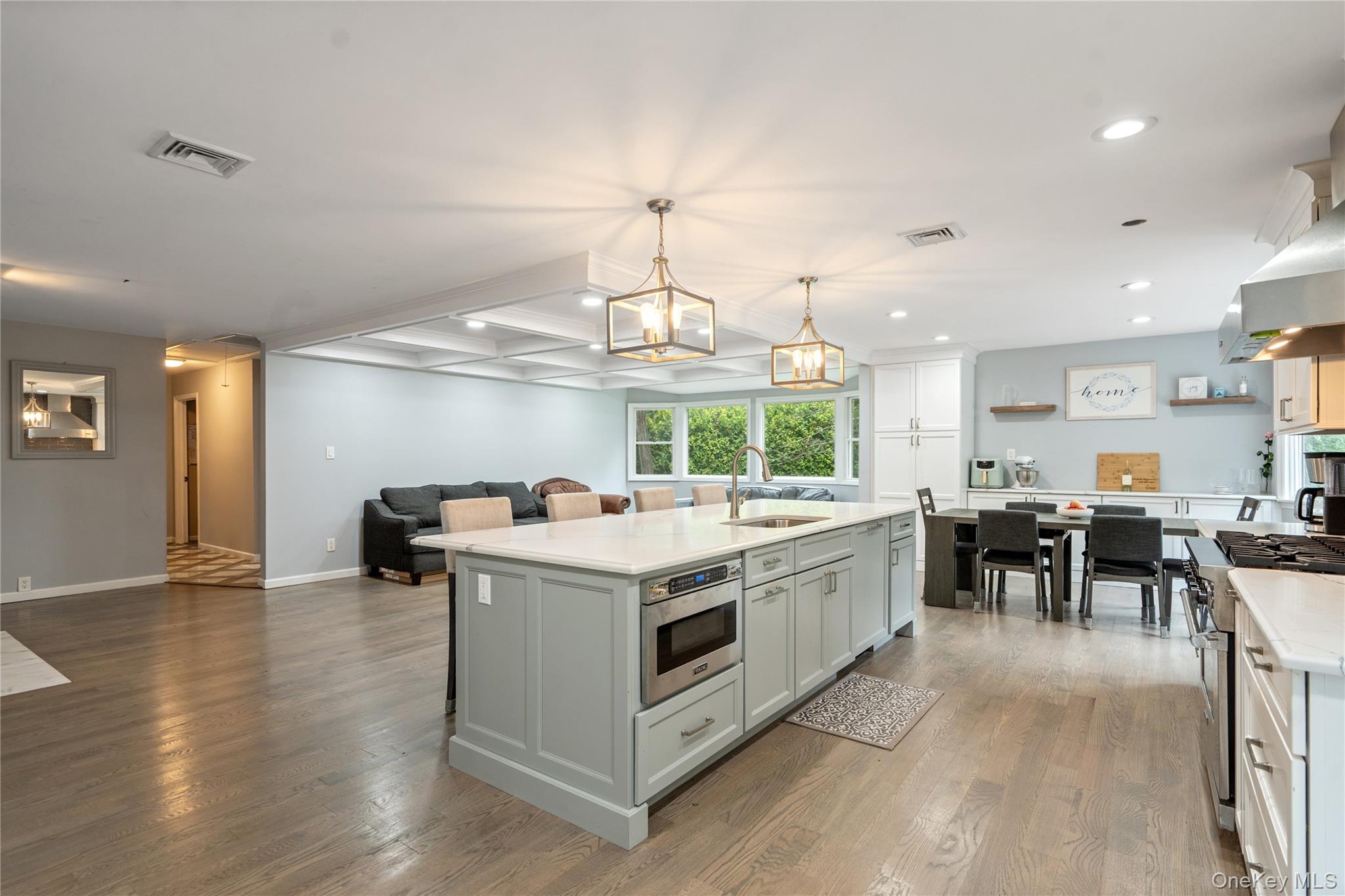 #16 photo, 14 S Hollow Road, Dix Hills , NY 11746